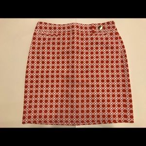 NWOT Ann Taylor skirt in size 12 coral and white